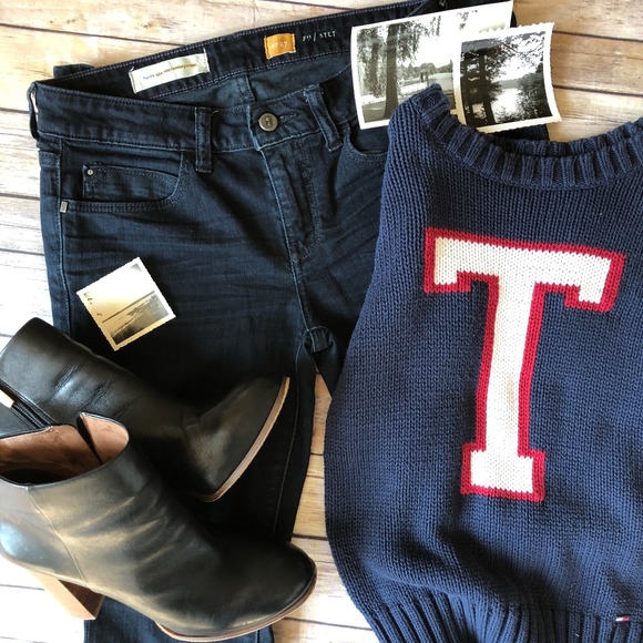 Tommy Hilfiger Sweaters - Tommy Jeans Varsity T Cropped Sweater Sm